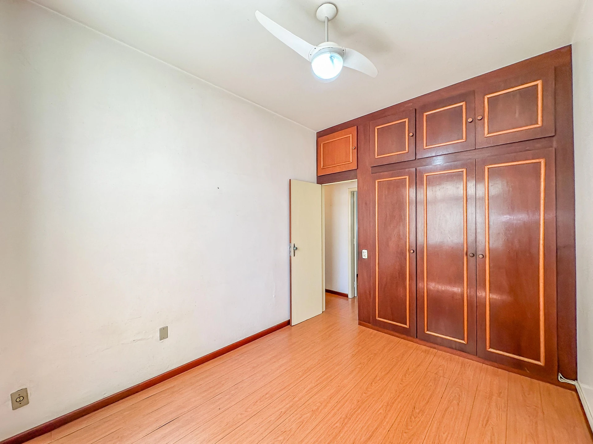140 m² apartment with a jacuzzi and a bathtub — photo 18