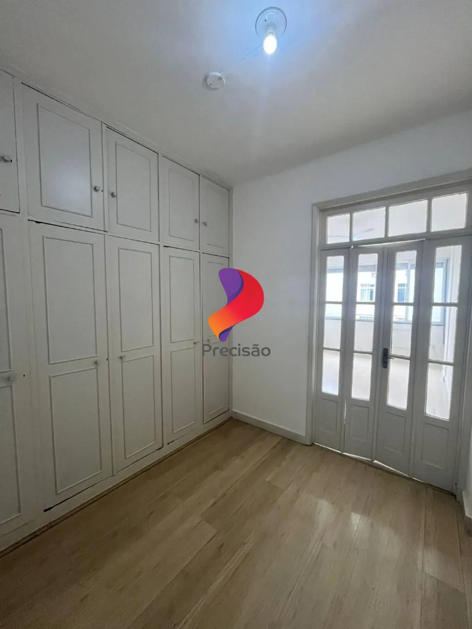 Studio-style apartment with split bedroom and living 28 m² — photo 4