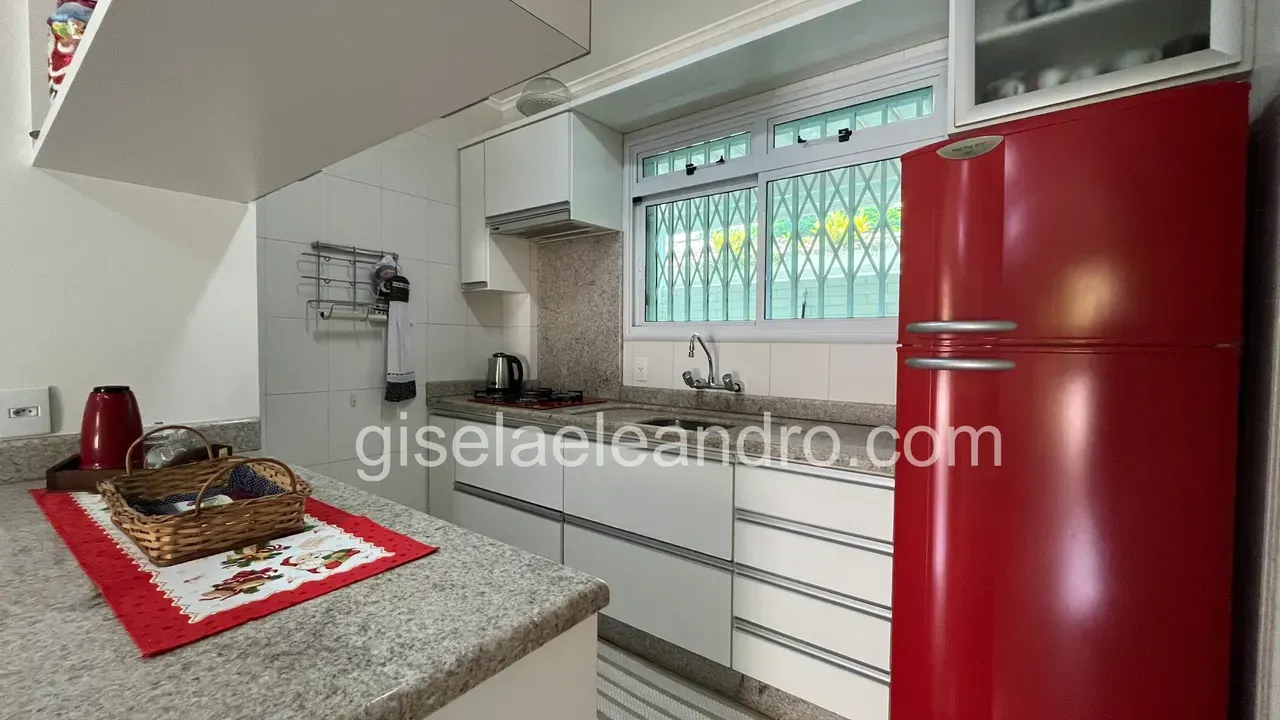 Furnished 2-bedroom apartment with 3 bathrooms — photo 5