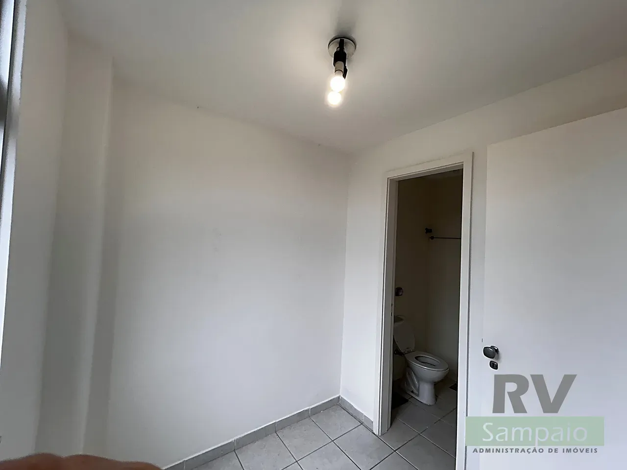 One-bedroom apartment with a mountain view in Rio de Janeiro — photo 20