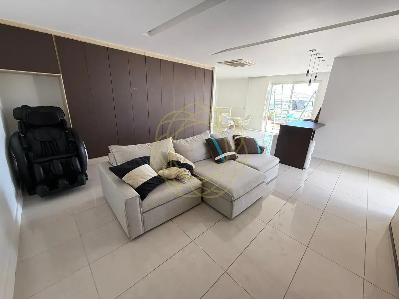 Penthouse-style apartment with 4 bedrooms and 5 baths — photo 30