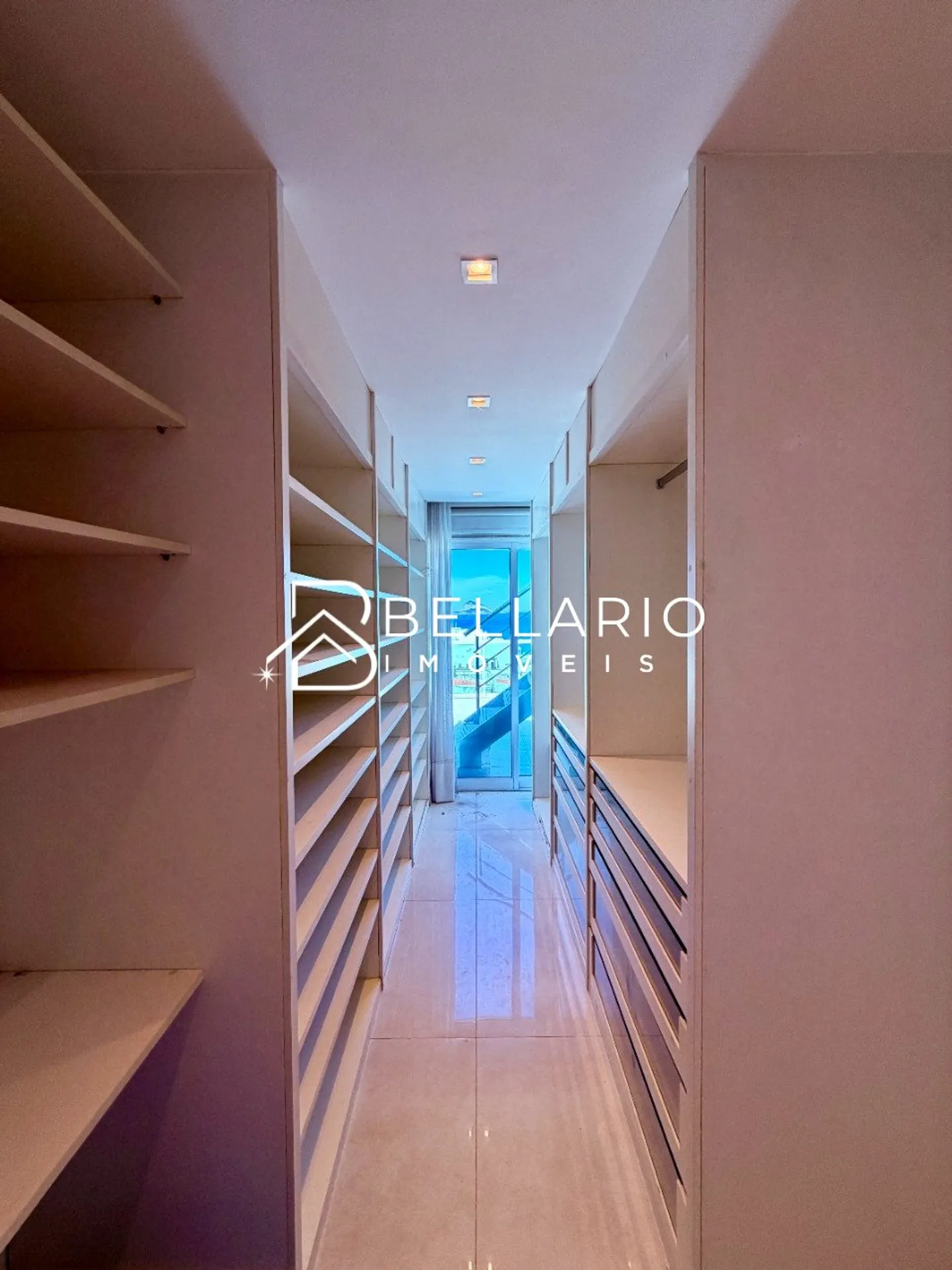 Unfurnished apartment with 3 bedrooms and 4 bathrooms — photo 24