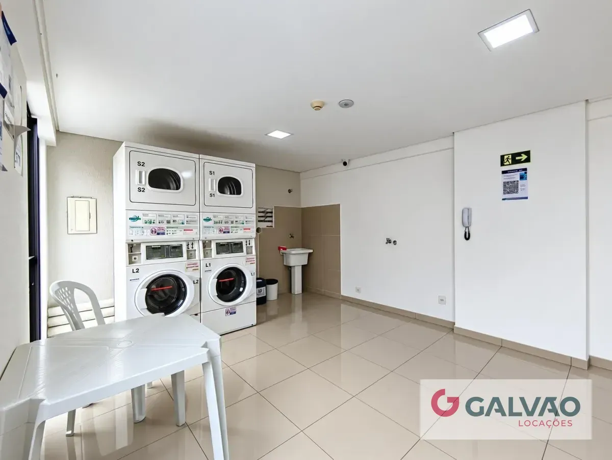 21 m² studio with a home office and a washing machine — photo 11