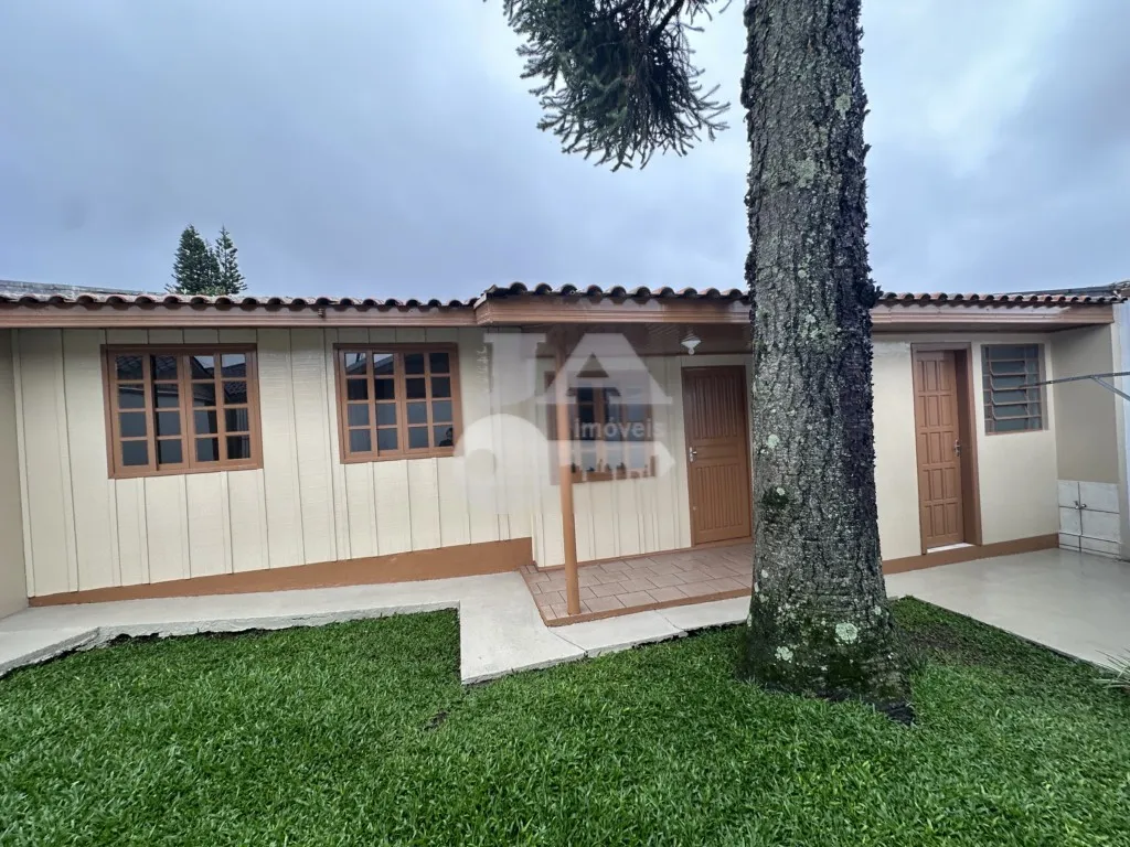 2-bedroom house with wood or laminate floors in Curitiba — photo 3