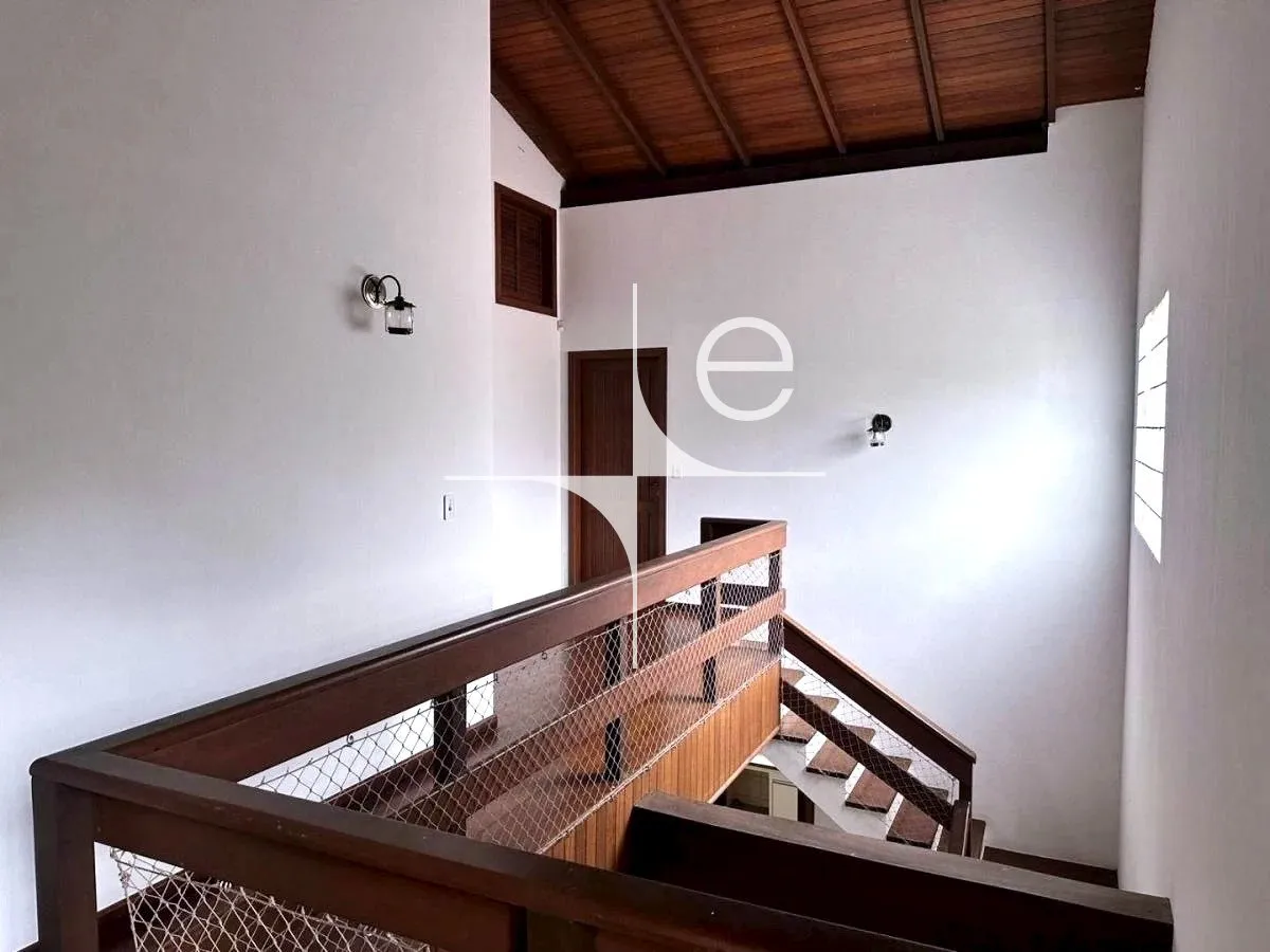 House with 3 bedrooms and 5 bathrooms, 481 m² — photo 6