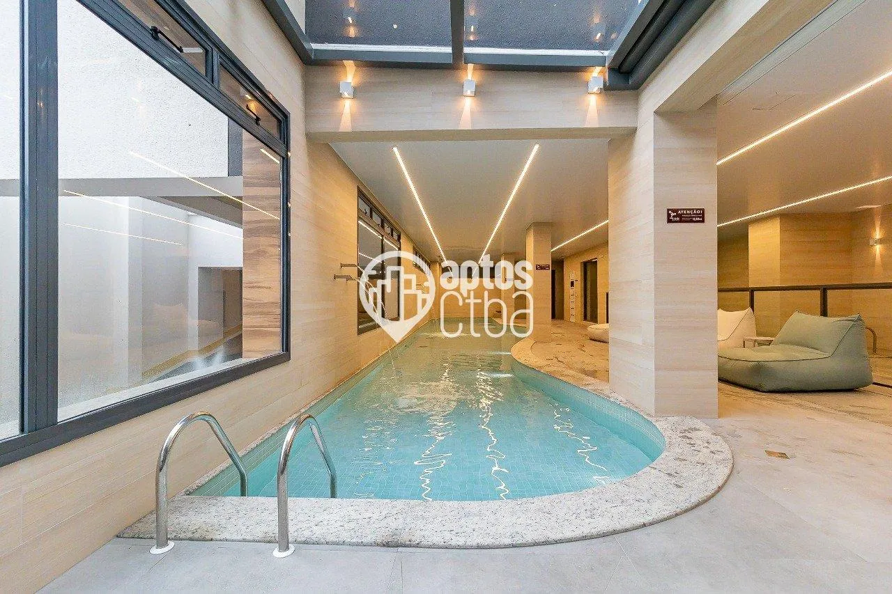 Glass-enclosed balcony in a 2-bedroom apartment, 81 m² — photo 67