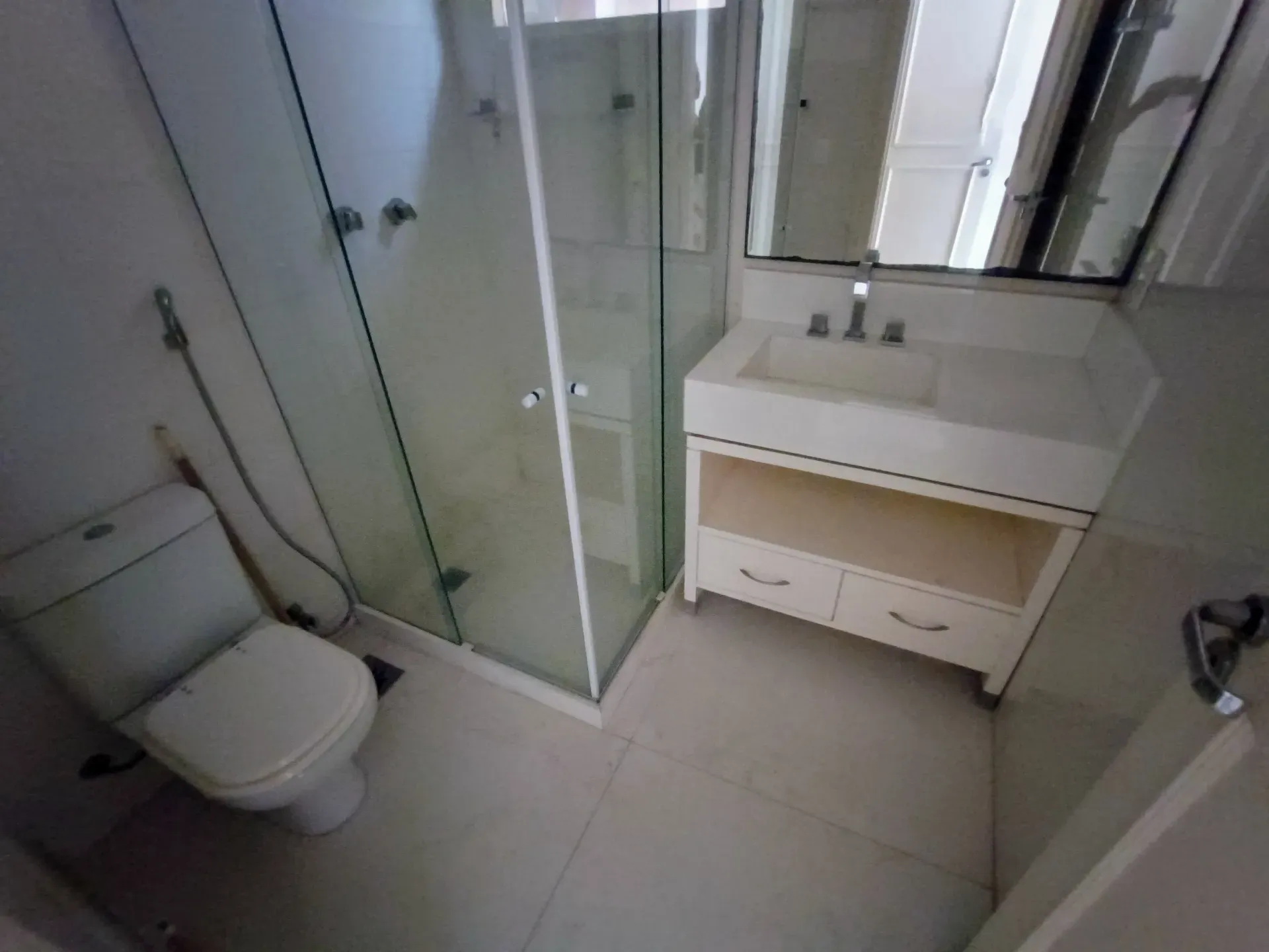 Unfurnished house with 4 bedrooms and 5 bathrooms — photo 31