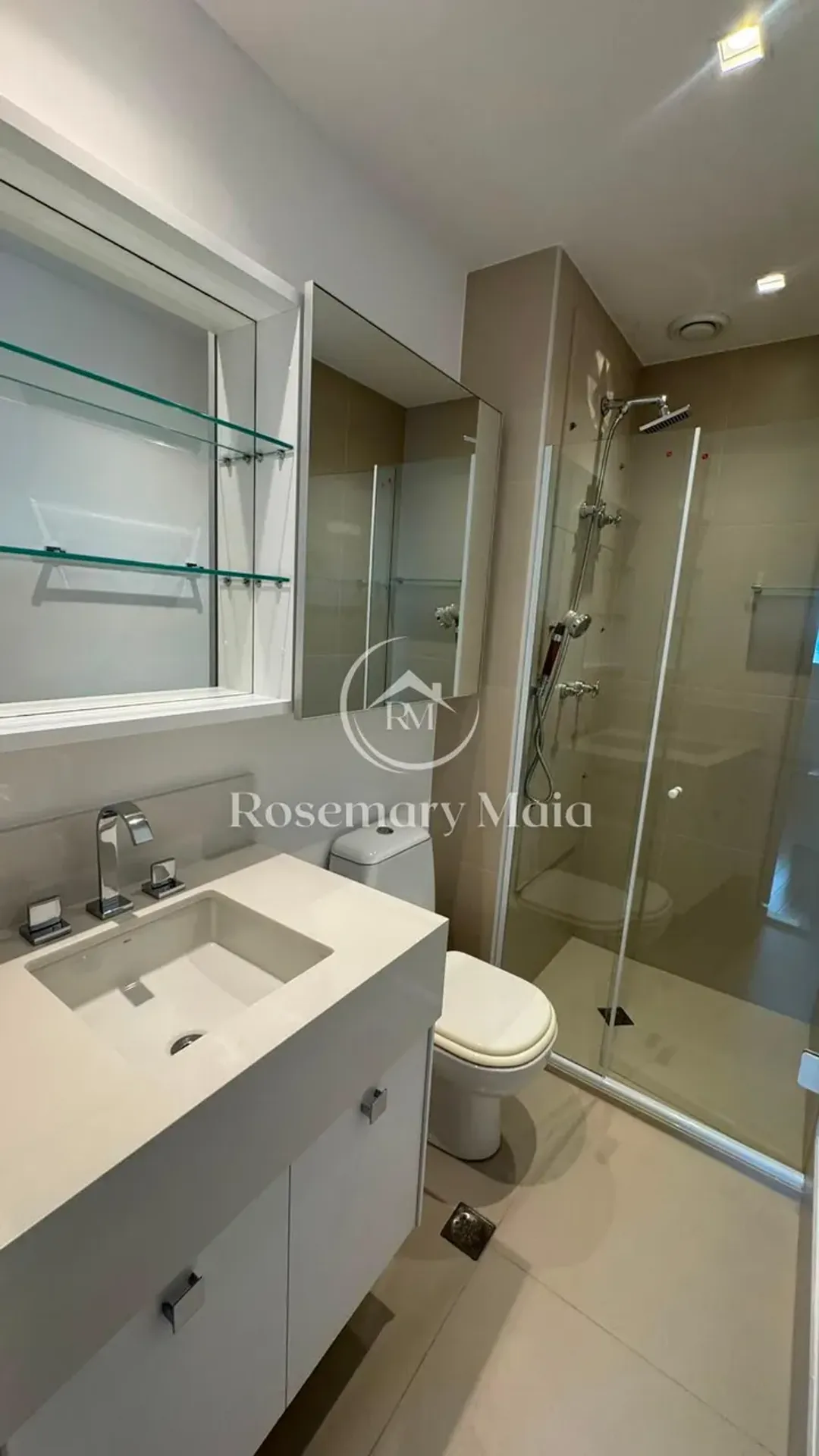 179 m² apartment with 3 bedrooms and 3 parking spaces — photo 37