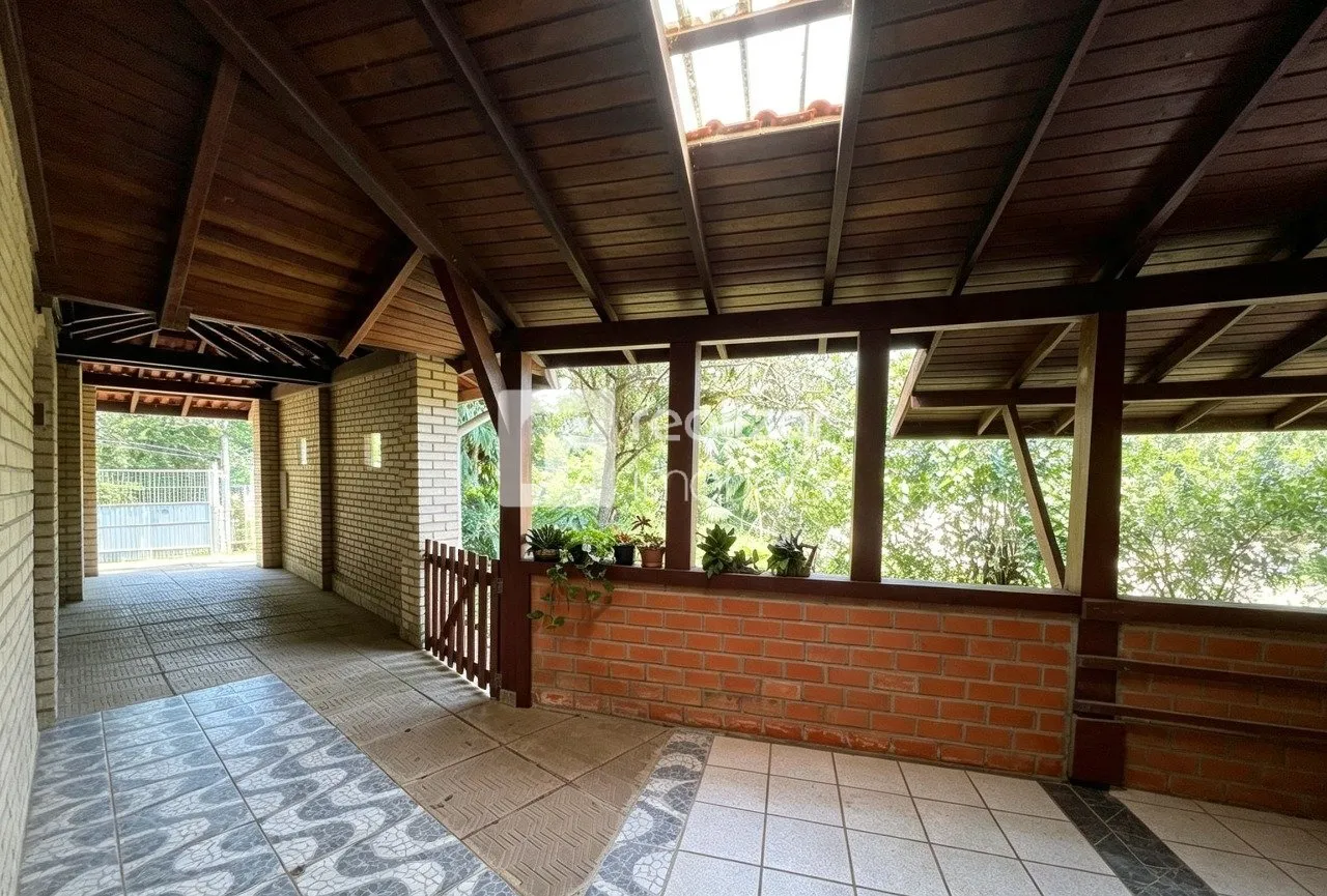 3-bedroom house with a grill on the balcony — photo 10