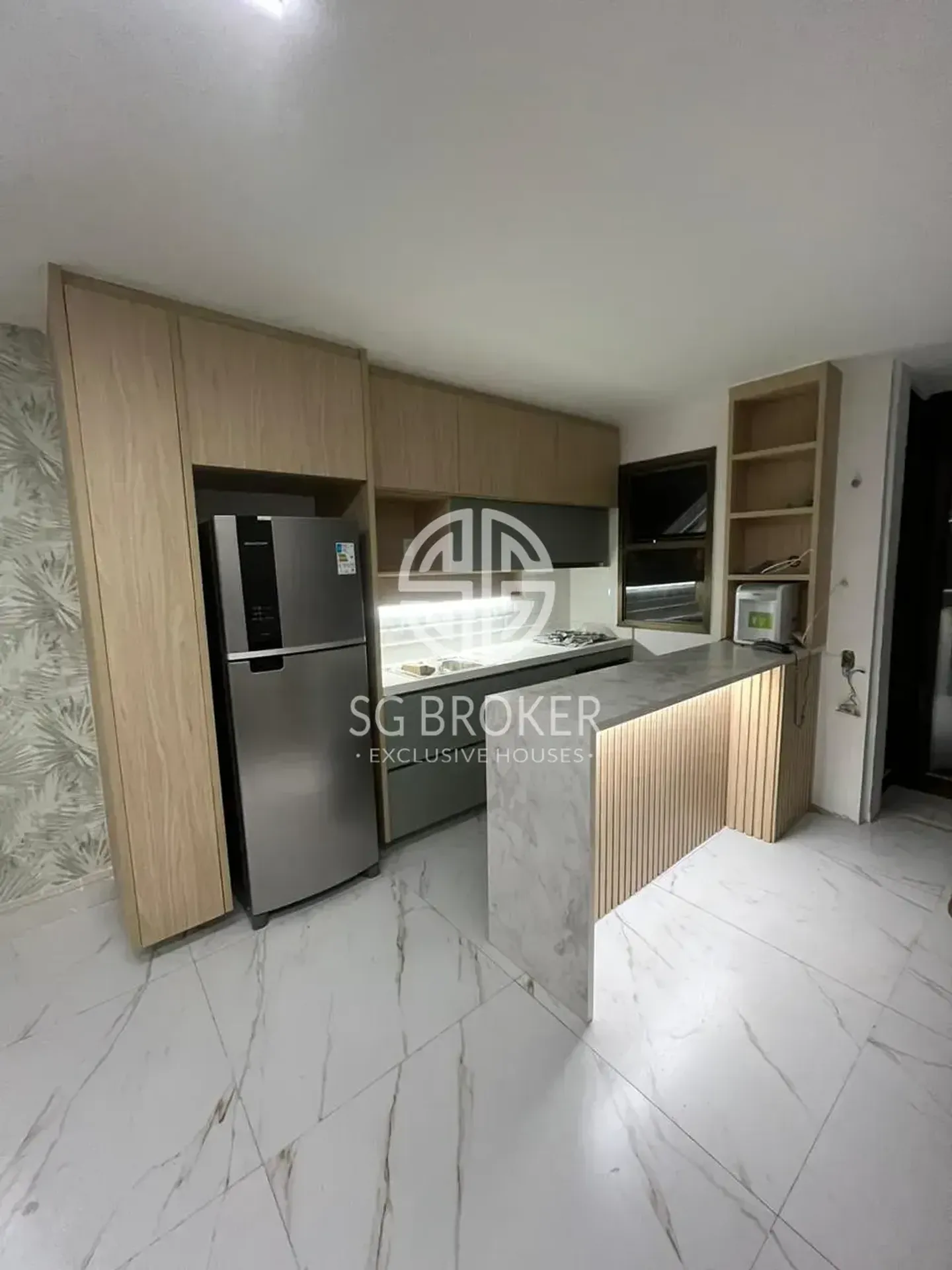 Furnished 2-suite apartment with 70 m² on a high floor — photo 13