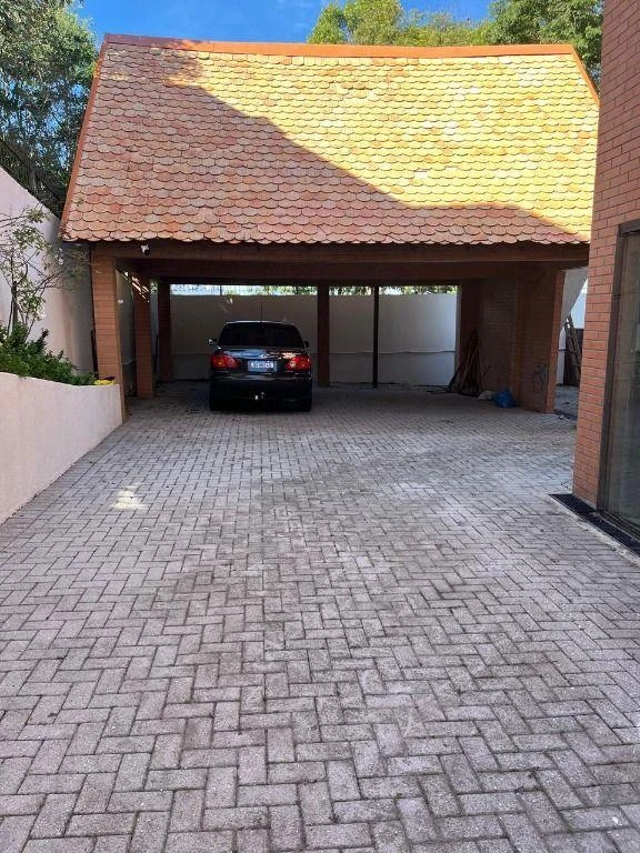 House with 3 en-suite bedrooms and a balcony, 450 m² — photo 31