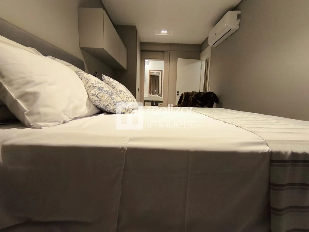 Furnished 3rd-floor apartment with 2 en-suites 170 m² — photo 7