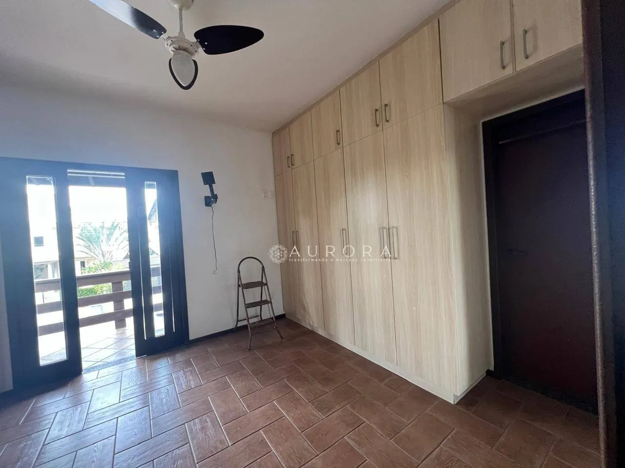 Casa de 4 dormitorios con cocina cerrada y cocina a gas — photo 4