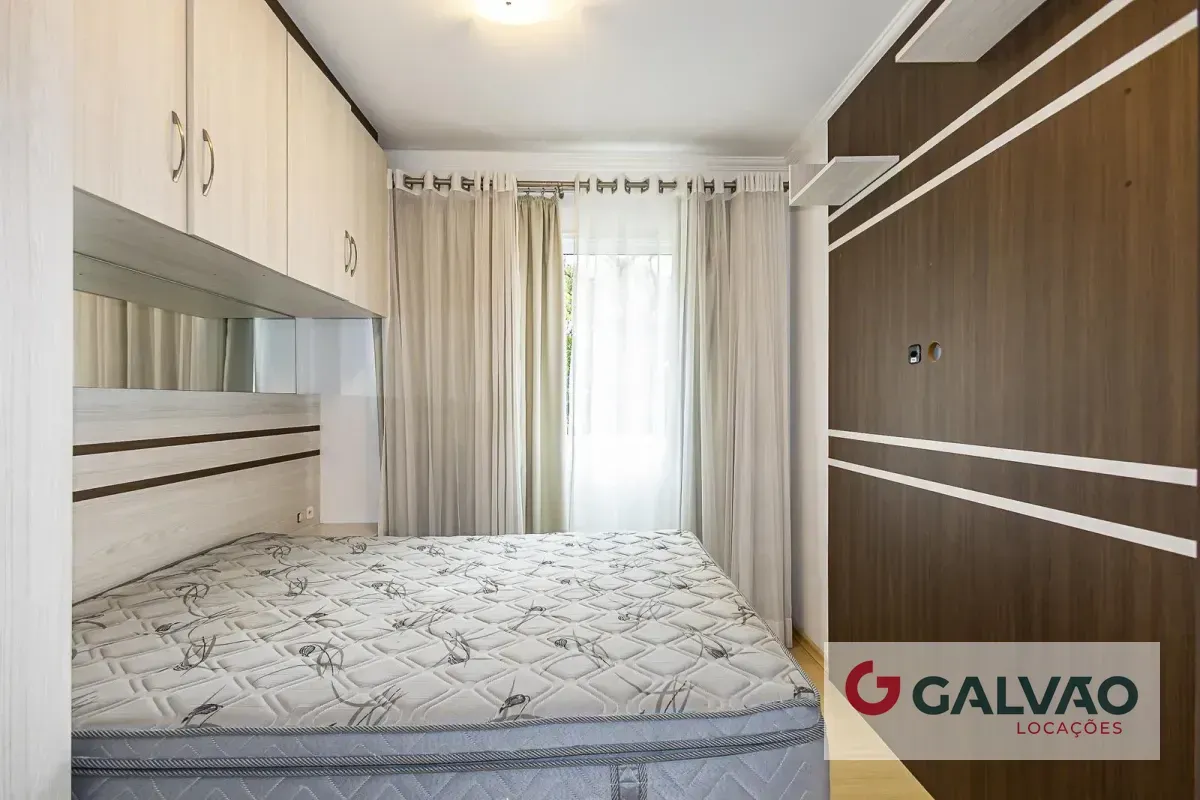 3-bedroom apartment in a building with a coworking space — photo 11