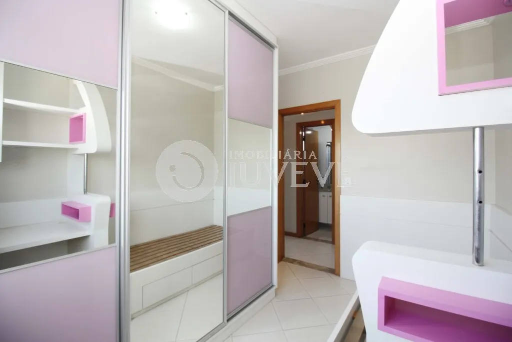 Apartment, 93 m², with a glass-enclosed balcony — photo 17