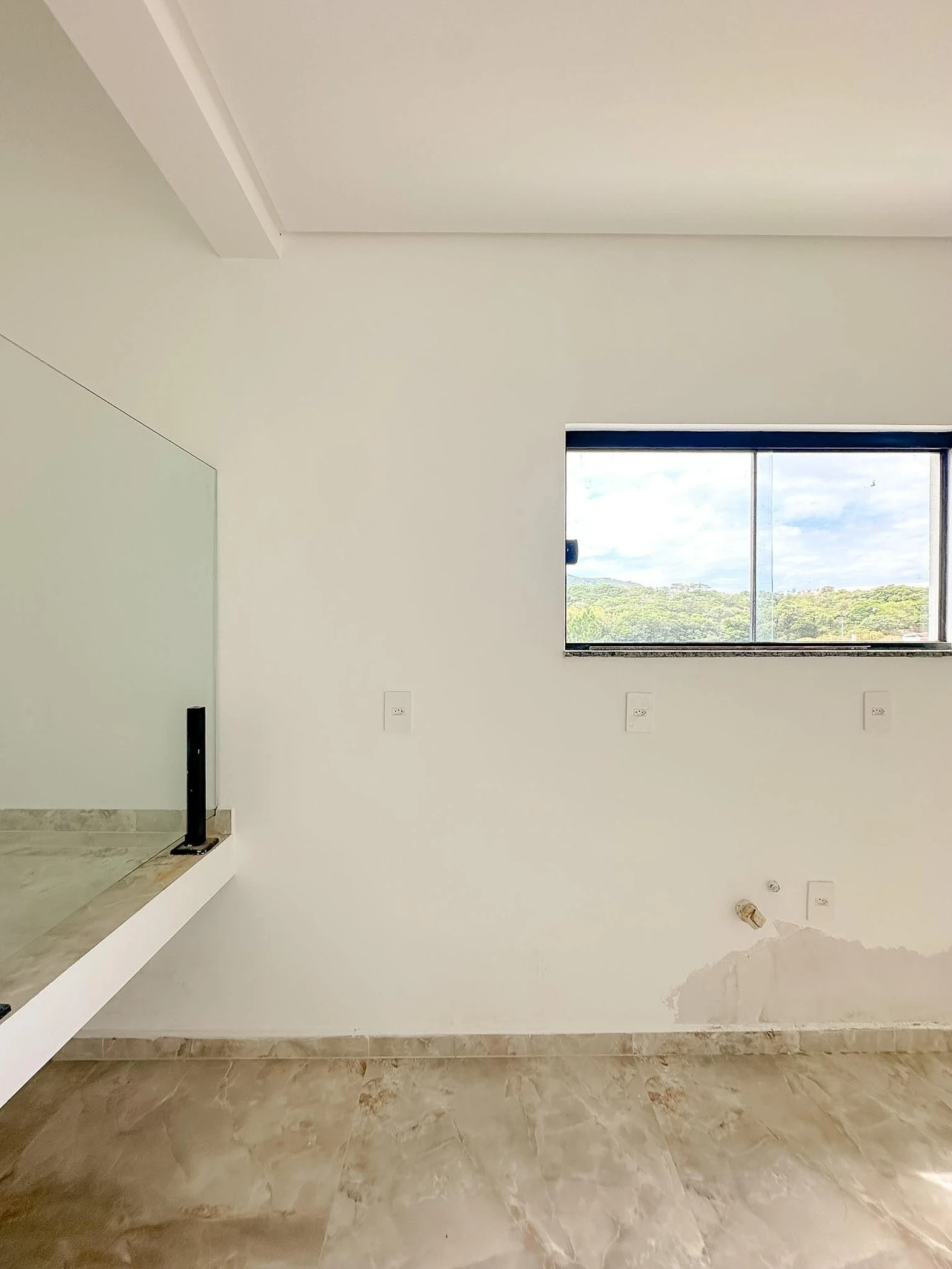 Floor-to-ceiling windows in a 3-bedroom house, 157 m² — photo 56