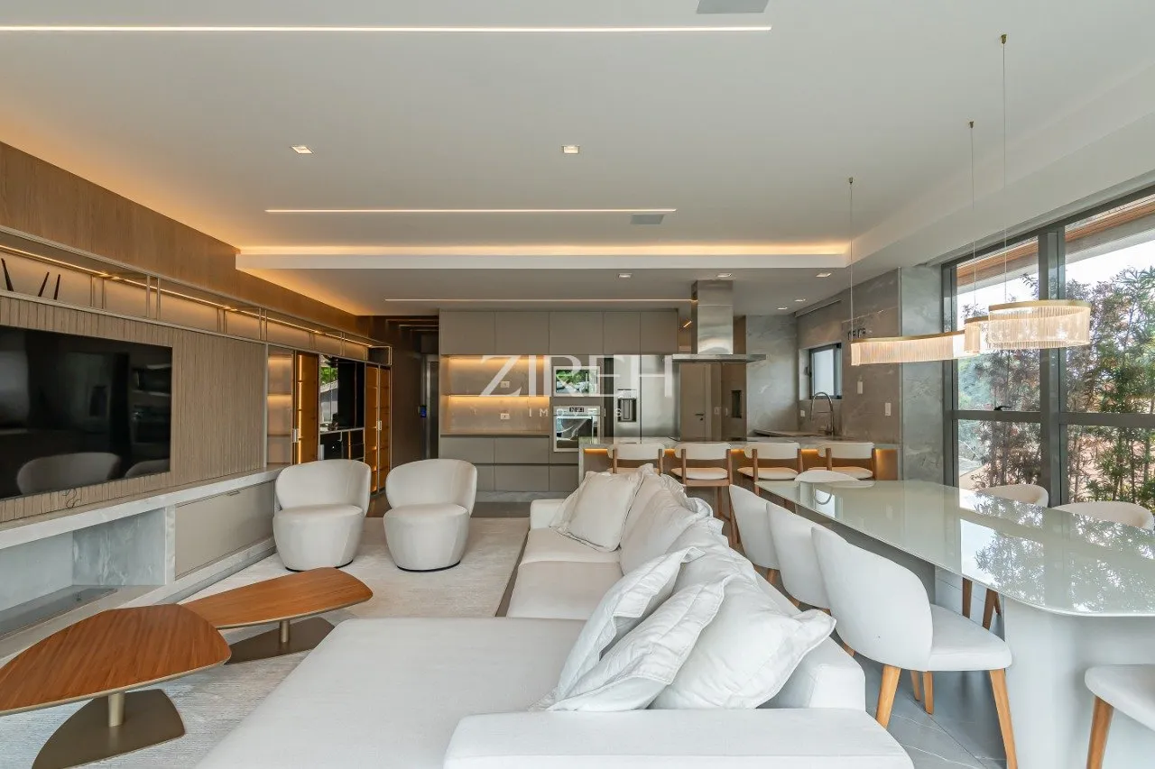 186 m² apartment with 3 en-suite bedrooms and 3 parking
