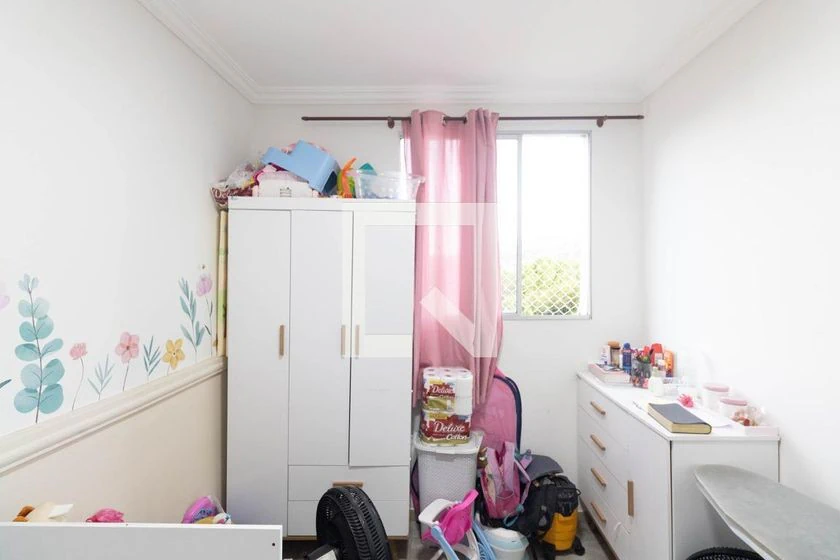 2-bedroom apartment with a closed kitchen and gas stove — photo 3