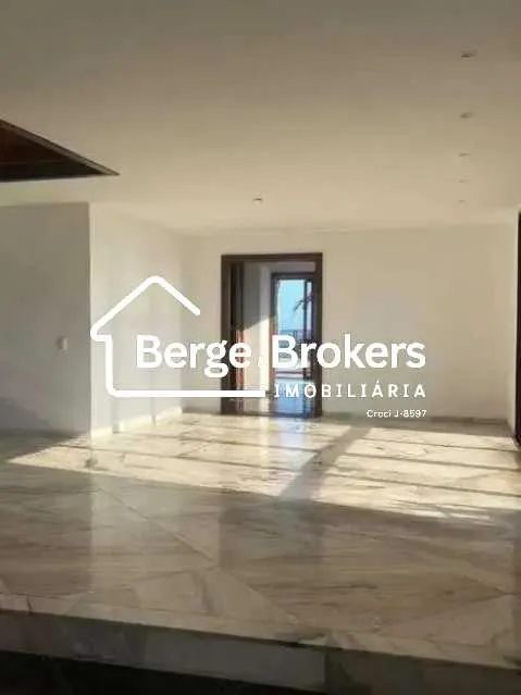 Triplex penthouse with 4 bedrooms and 5 bathrooms — photo 14