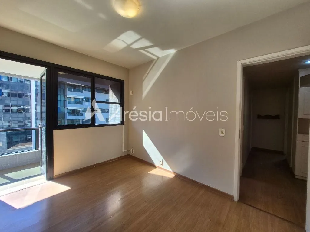 Apartment, 123 m², with wood or laminate floors — photo 27