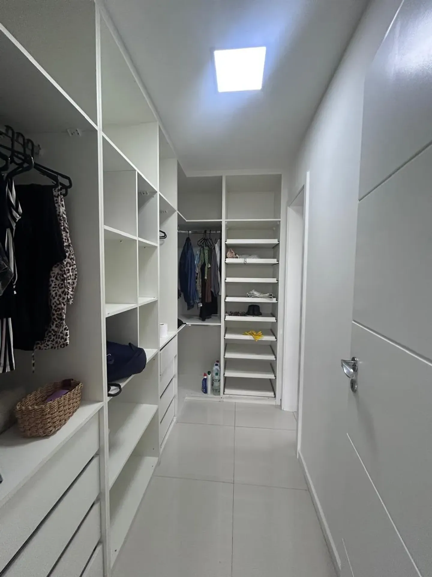 5-bedroom house with a walk-in closet in Rio de Janeiro — photo 10