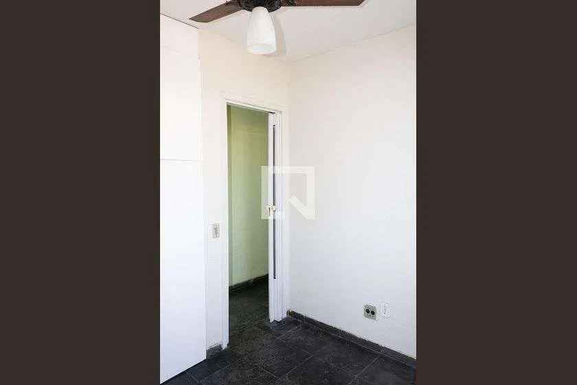 Apartamento de 2 quartos em condomínio com piscina — photo 12