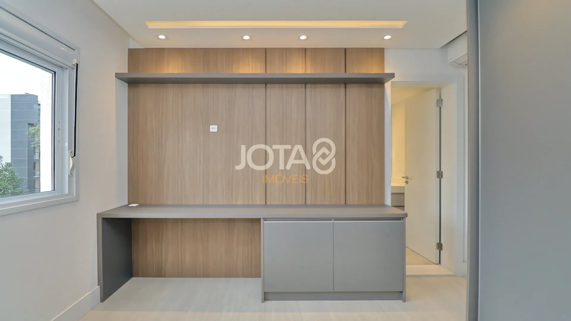 Apartment with 3 en-suite bedrooms 266 m² and parking — photo 23