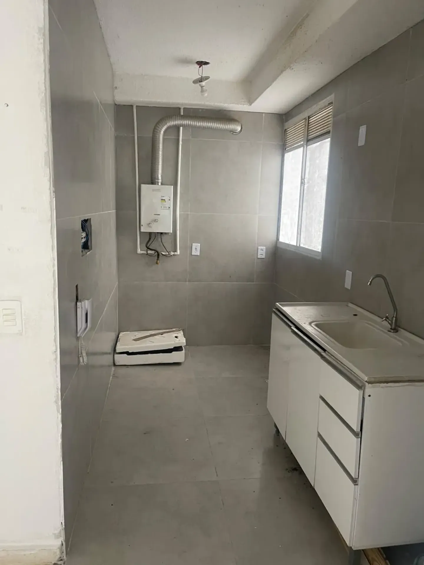 2-bedroom apartment in a building with a gym — photo 15