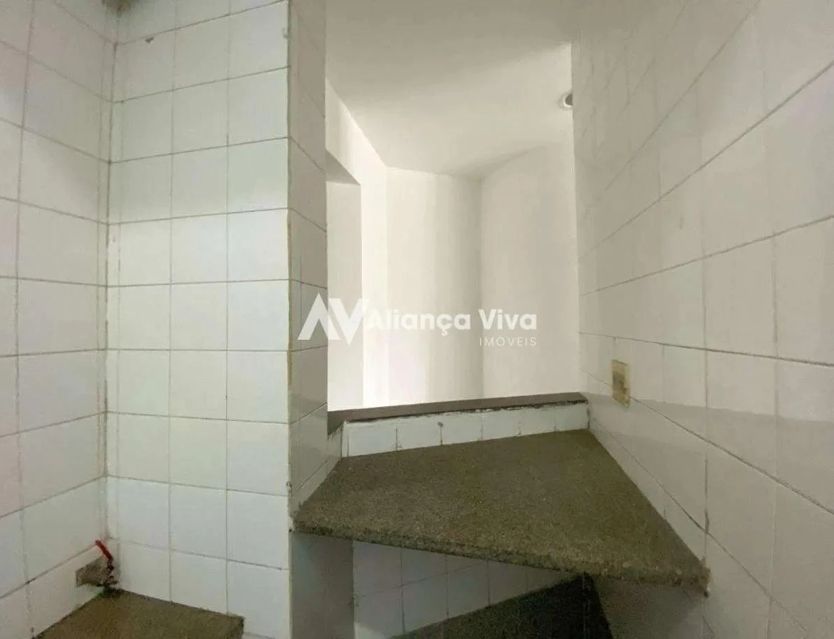 Casa, 824 m², com janelas do piso ao teto — photo 16