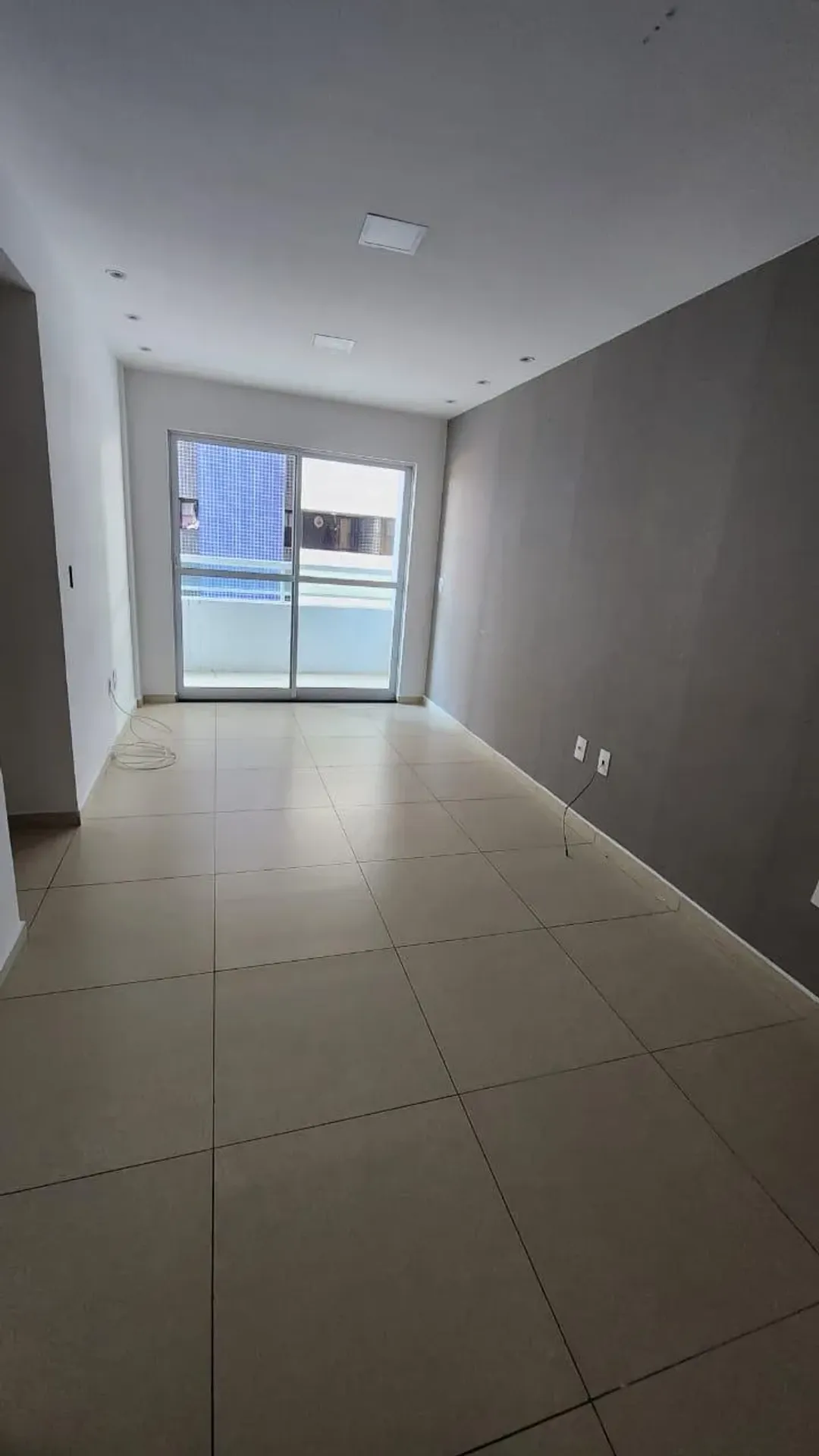 2-bedroom apartment with balcony and 1 parking spot
