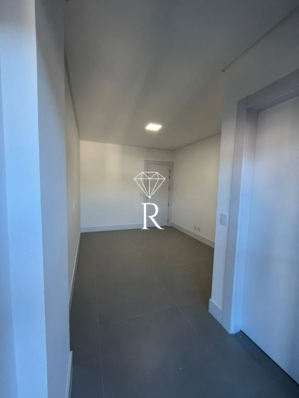 3-bedroom apartment with a grill on the balcony — photo 24