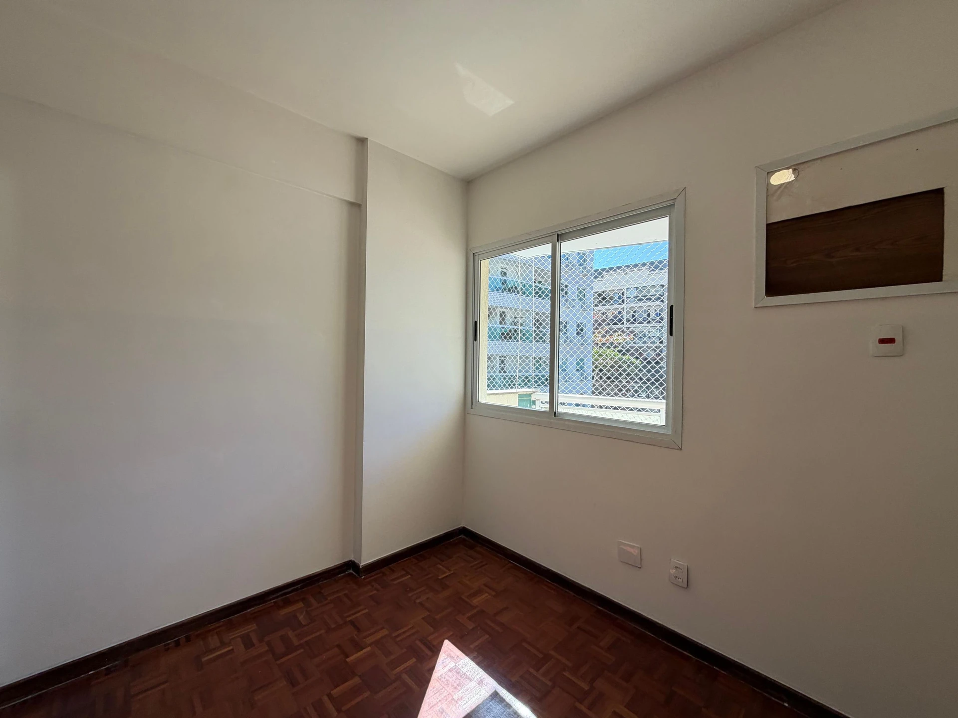Apartamento de 3 dormitorios con 1 plaza, cocina cerrada — photo 33