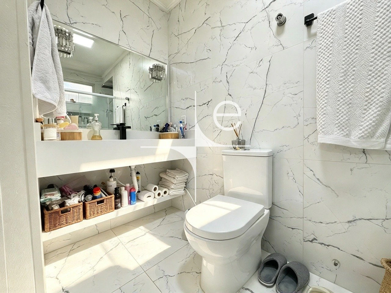 Furnished apartment, 184 m², with floor-to-ceiling windows — photo 20