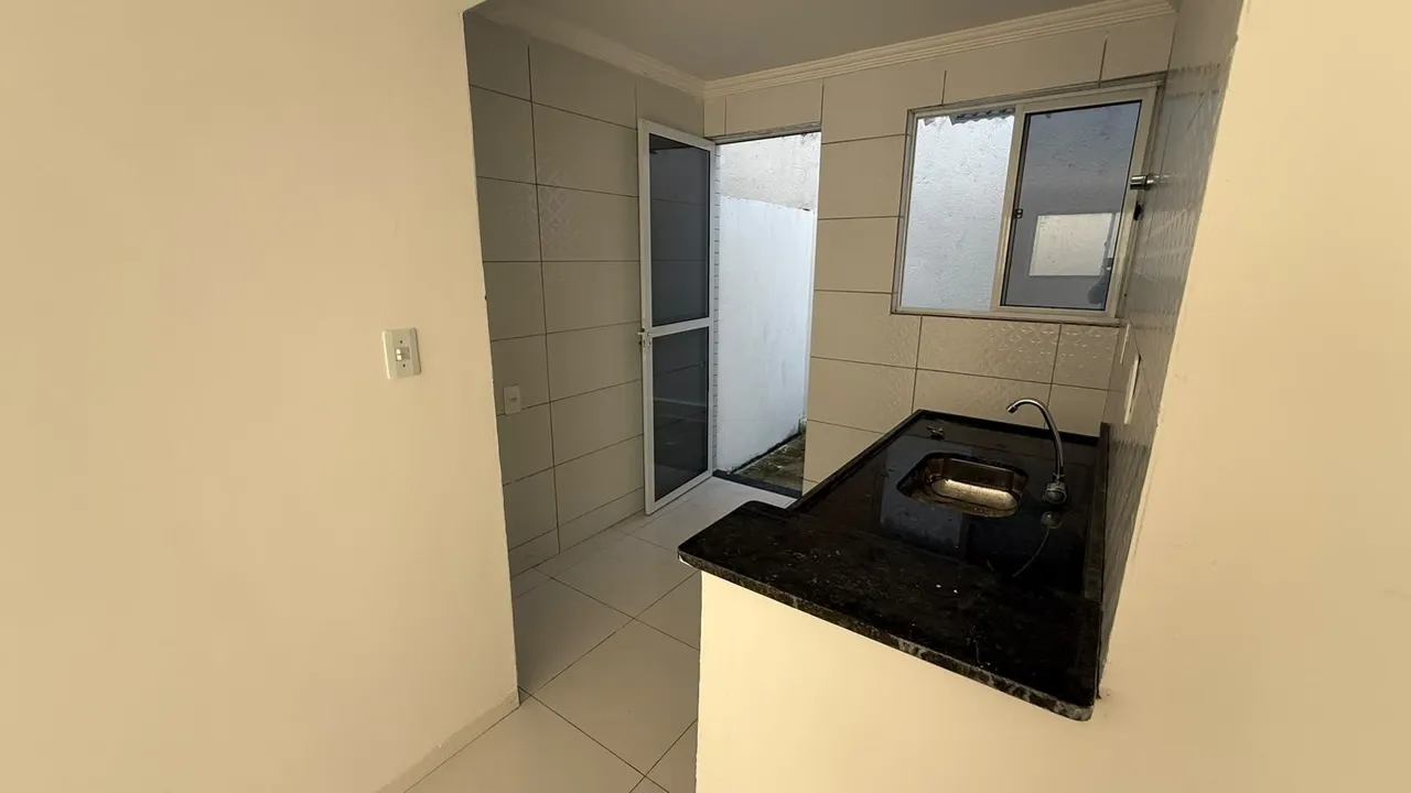 Apartamento térreo com 2 dormitórios e 2 banheiros