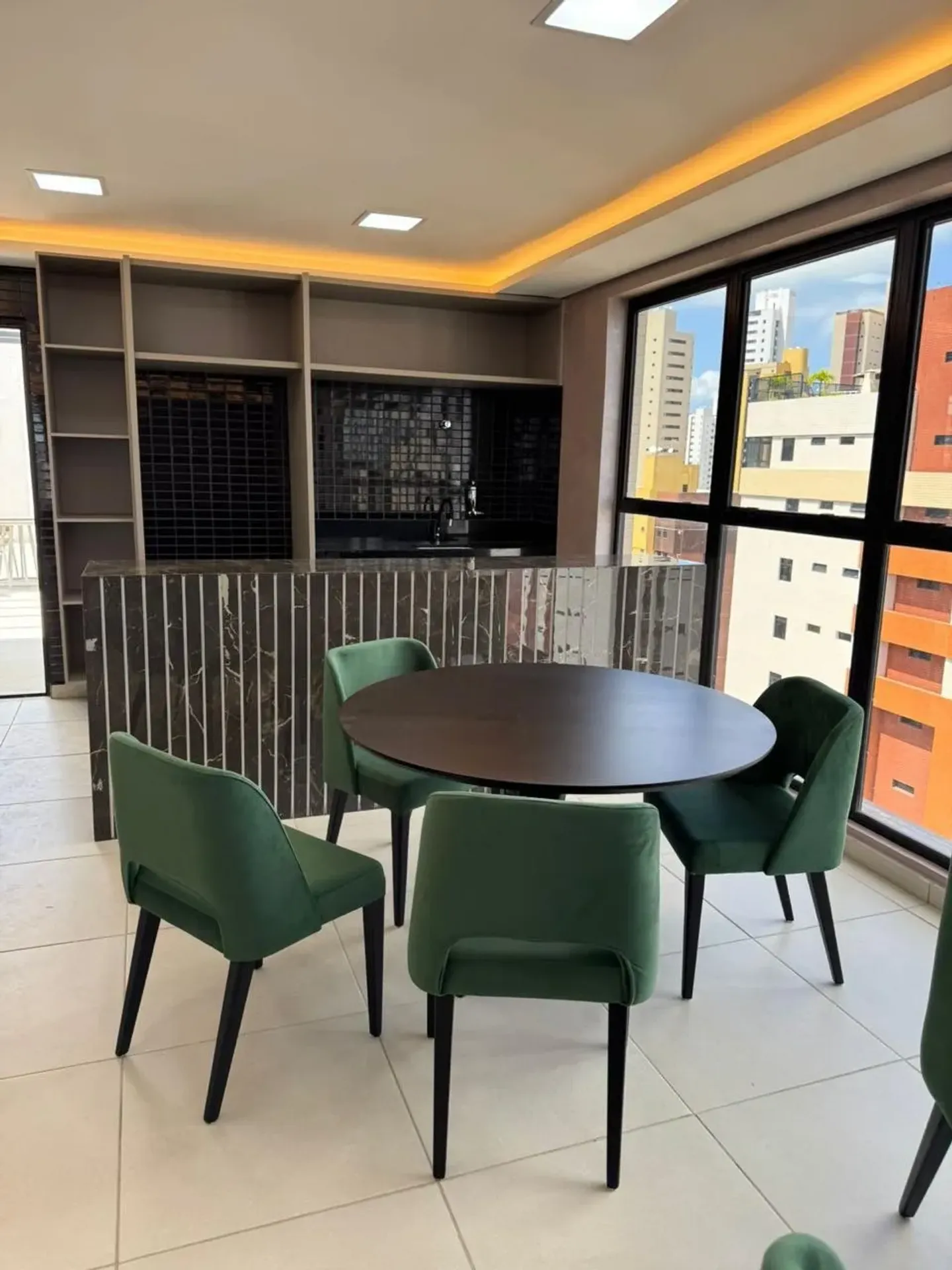 Apartamento com 2 quartos, varanda e 2 banheiros no 10º — photo 25