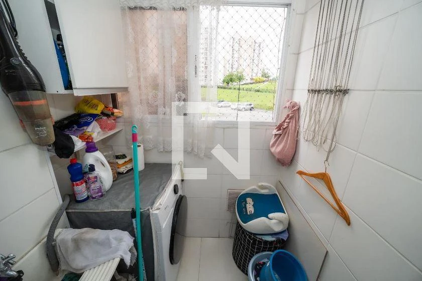 One-bedroom apartment with a washing machine — photo 5