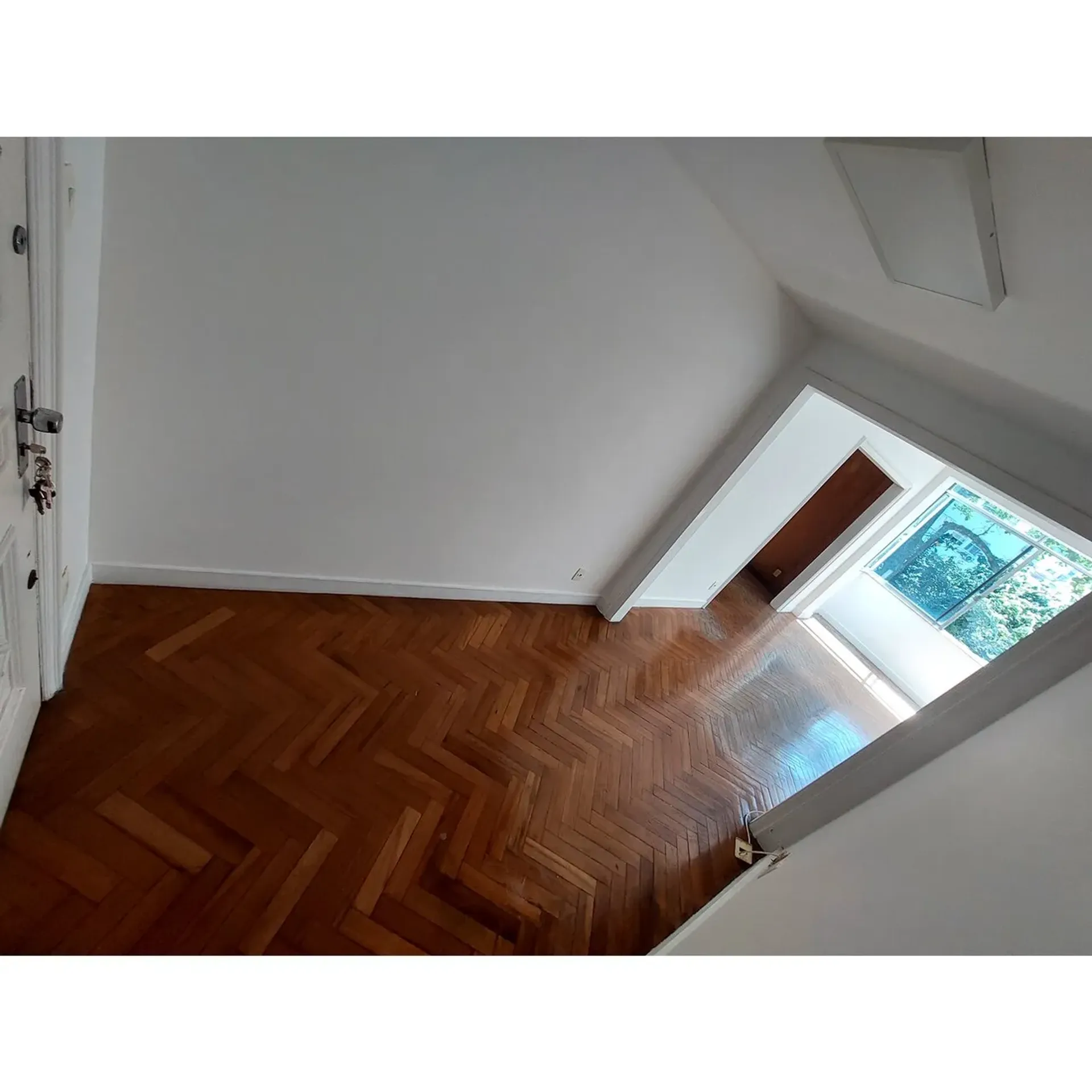 Home office in a 3-bedroom apartment, 132 m² — photo 3