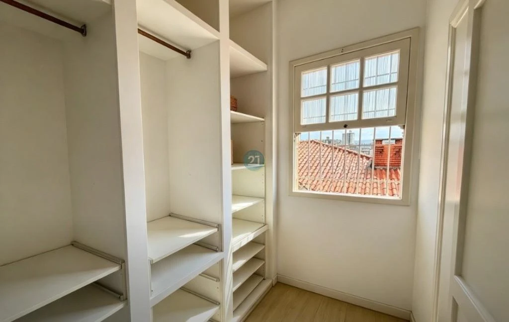 4-bedroom house with a grill on the balcony in Florianópolis — photo 14