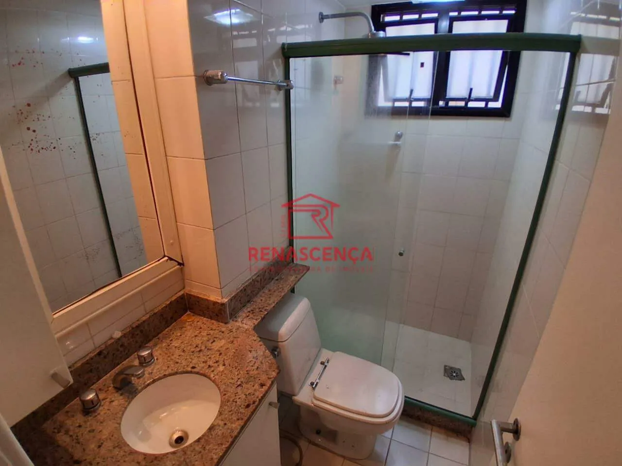 3-bedroom apartment with 3 bathrooms and a balcony — photo 10