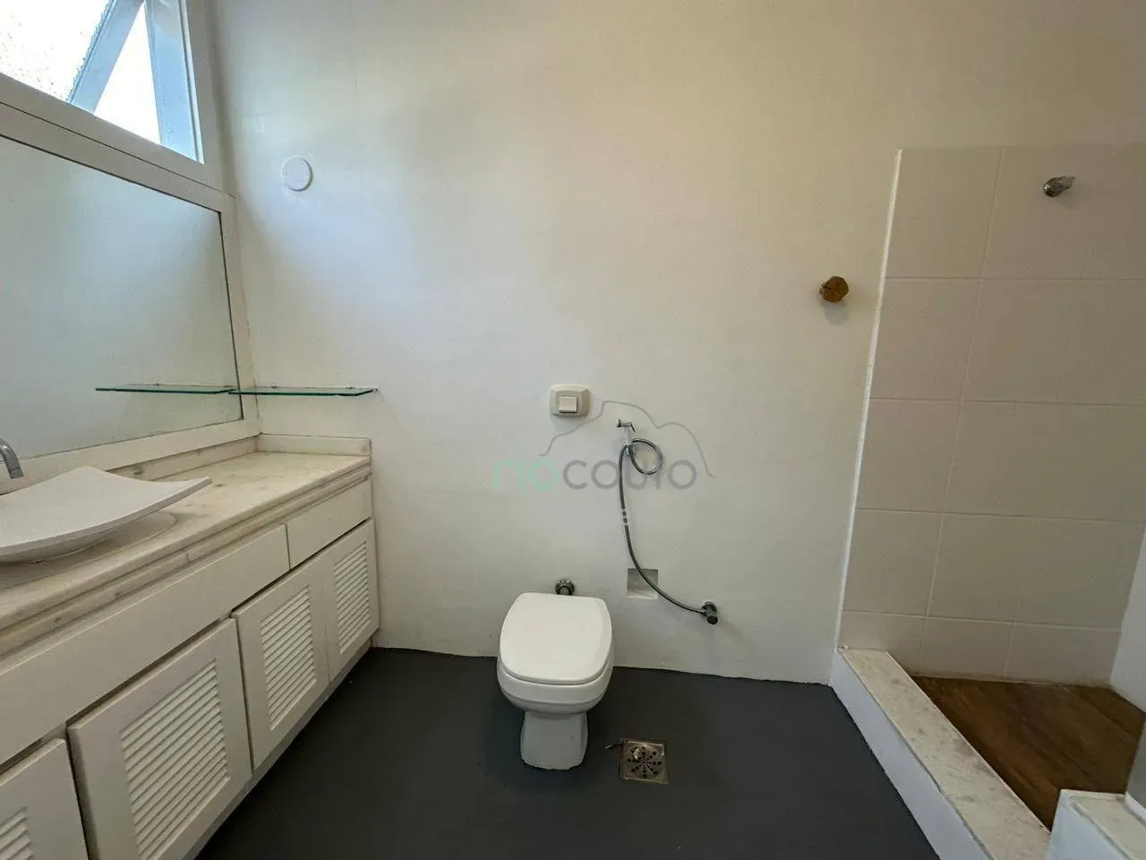 Casa com 5 quartos, 990 m² e 2 vagas, perto das janelas — photo 61