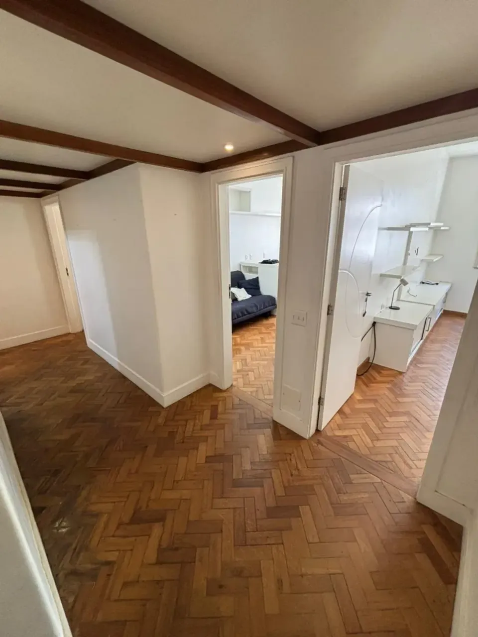 Furnished apartment with a closed kitchen and 4 bedrooms — photo 17