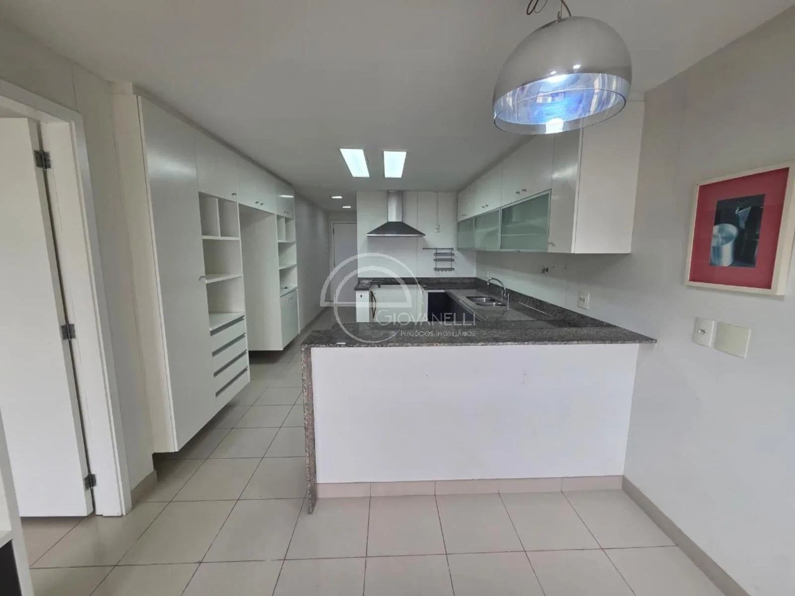4-bedroom apartment with an enclosed gourmet balcony — photo 6