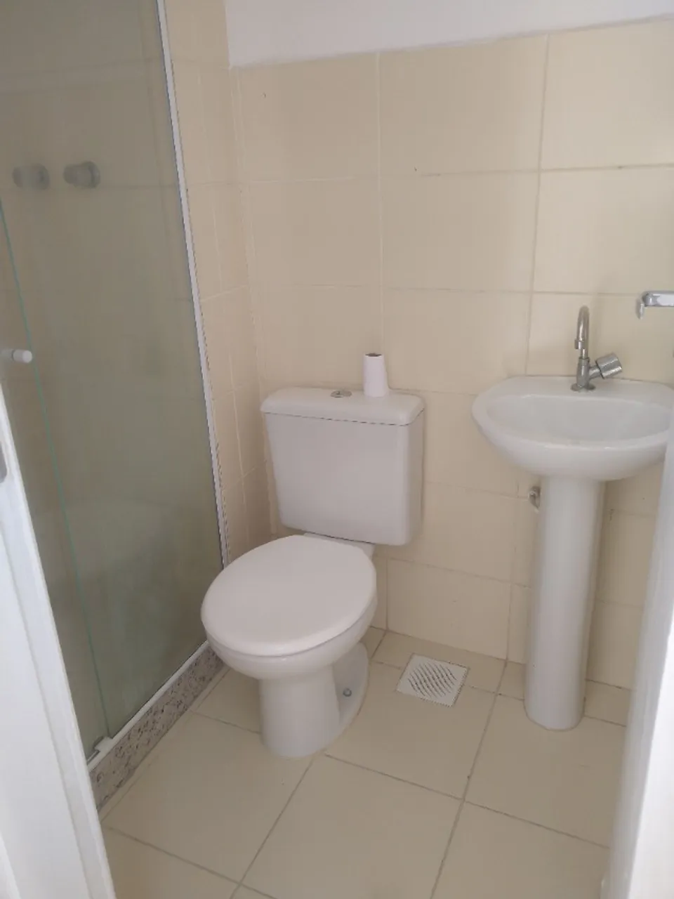 2-bedroom apartment in a building with a pool — photo 7