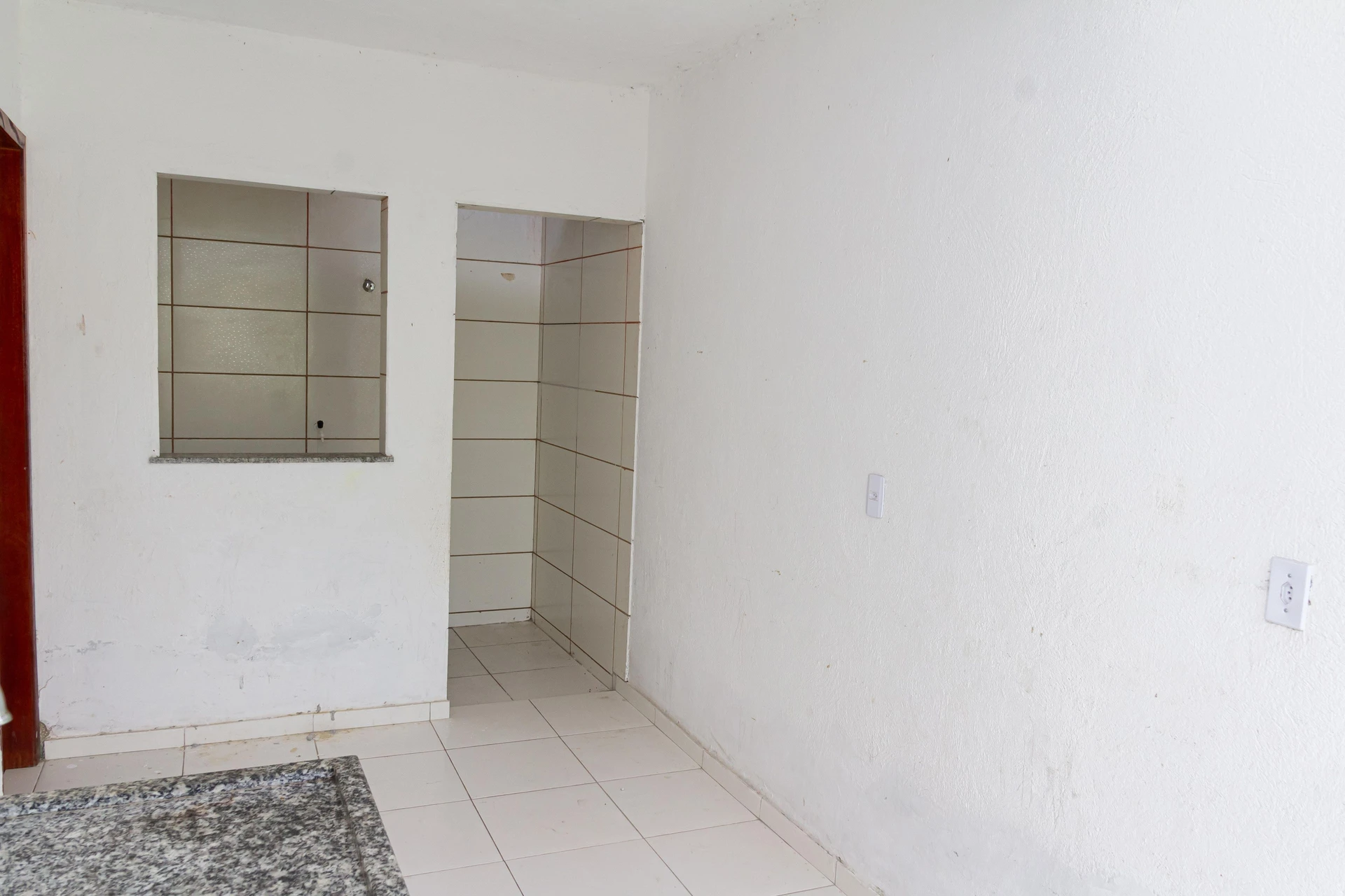 Studio with private laundry area and private garden — photo 10
