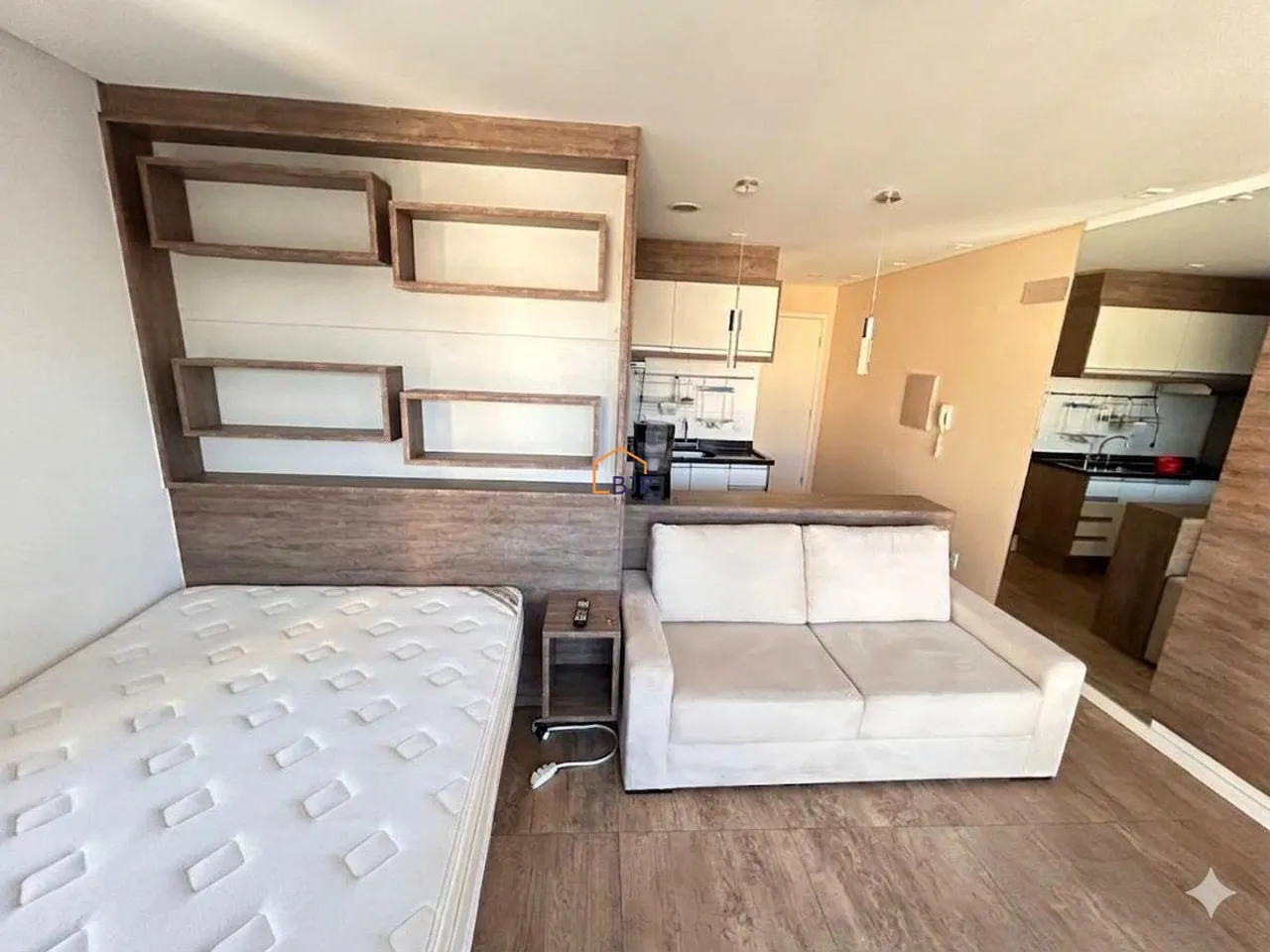 Apartamento amueblado de 1 dormitorio con balcón y jardín privado — photo 3
