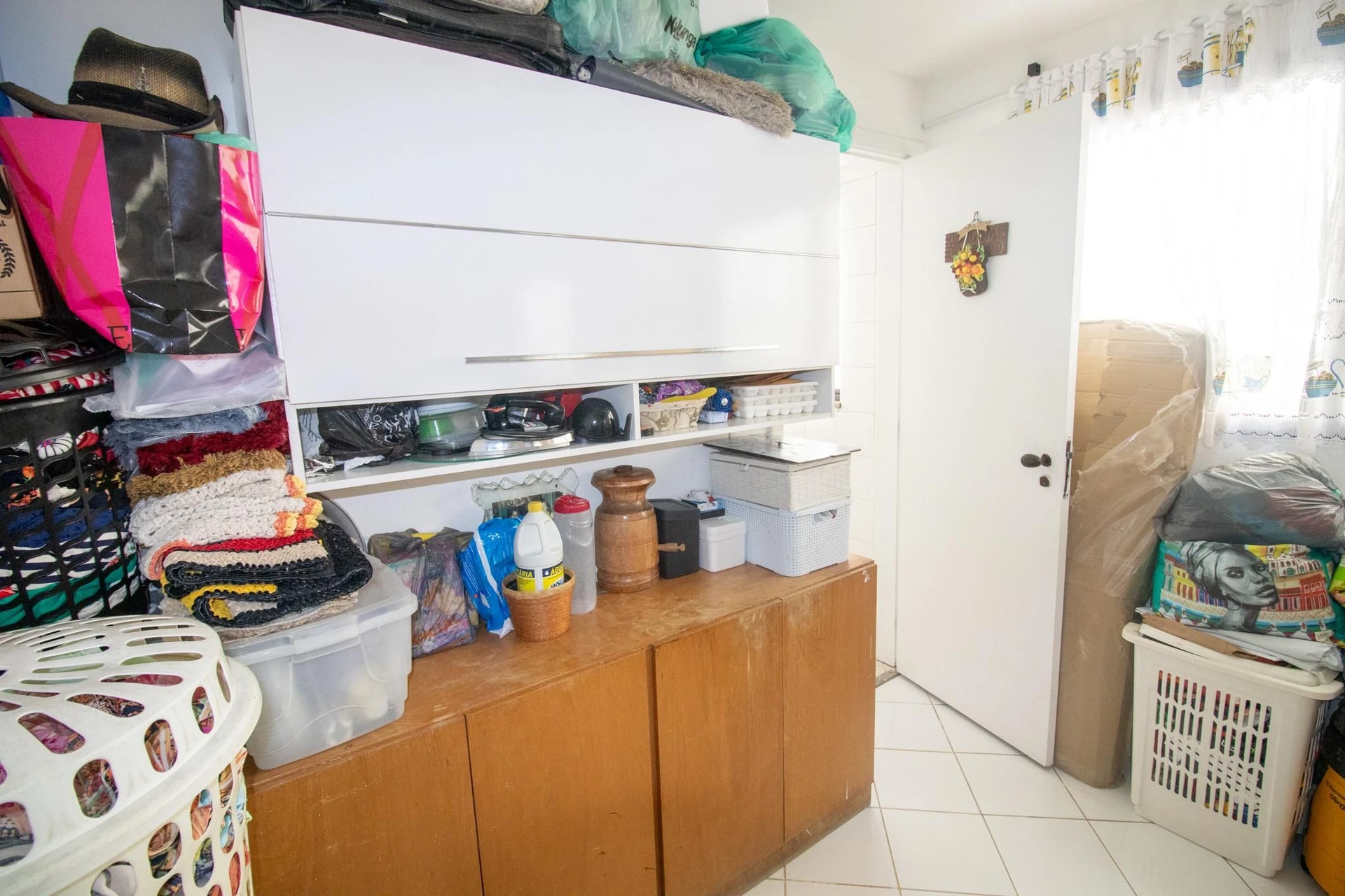 Furnished apartment with 3 bedrooms and a balcony — photo 64