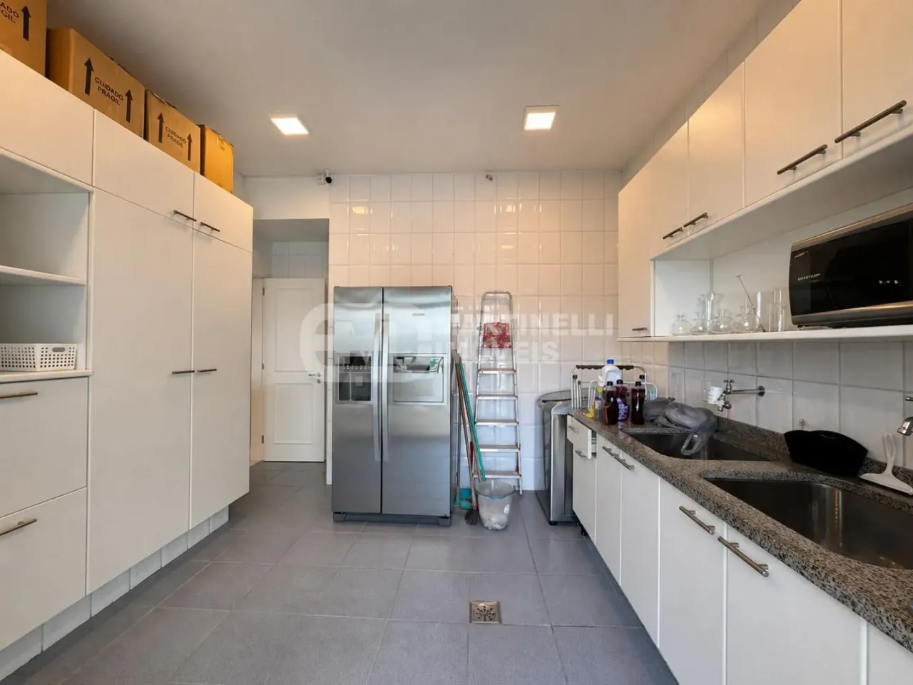 Furnished apartment with 4 bedrooms and open-plan kitchen — photo 13