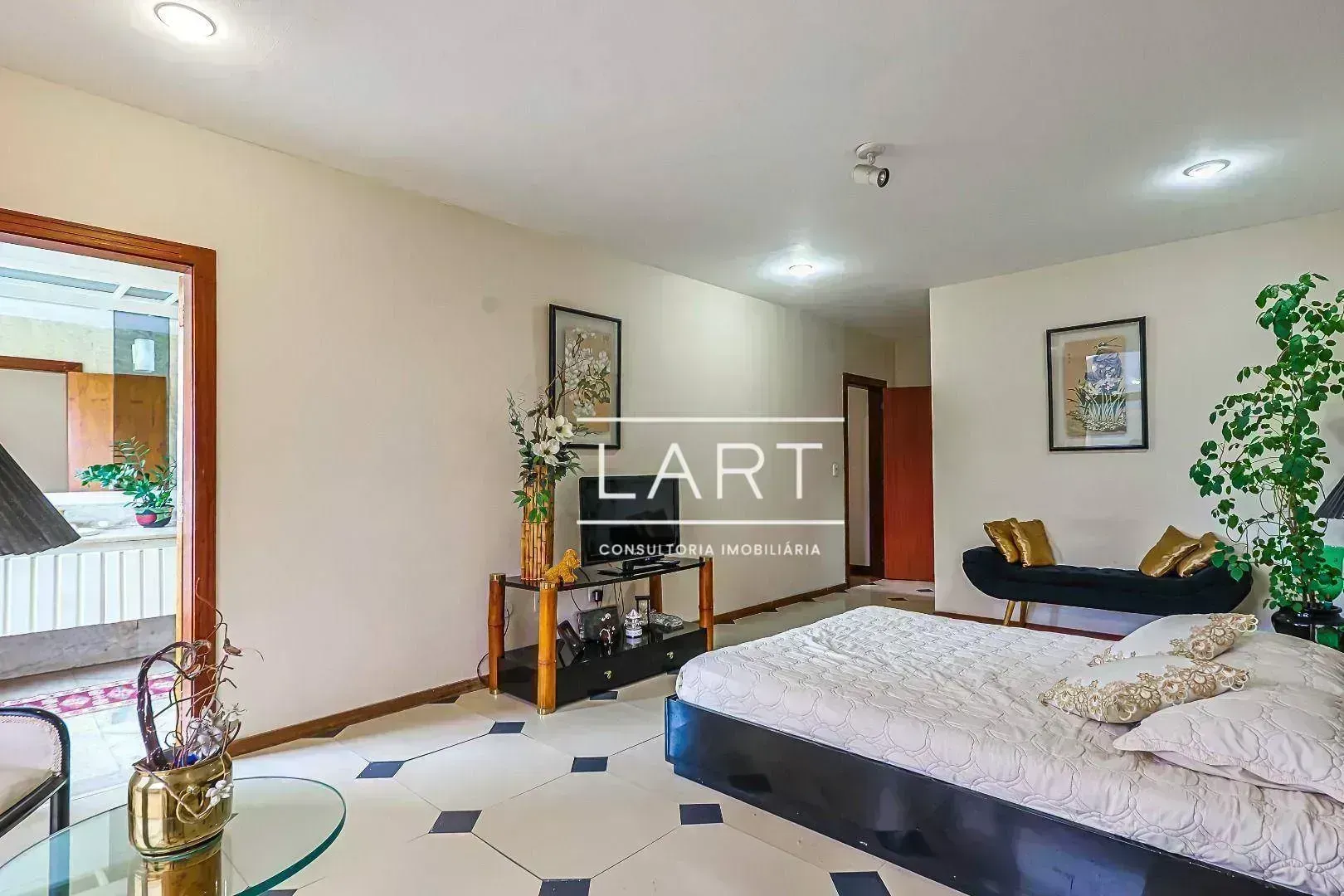 Будинок 800 м² з 6 спальнями-сюїтами та 9 ванними — photo 36