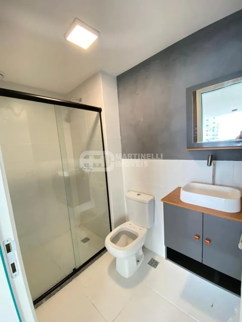 Glass-enclosed balcony in a 3-bedroom apartment, 119 m² — photo 8