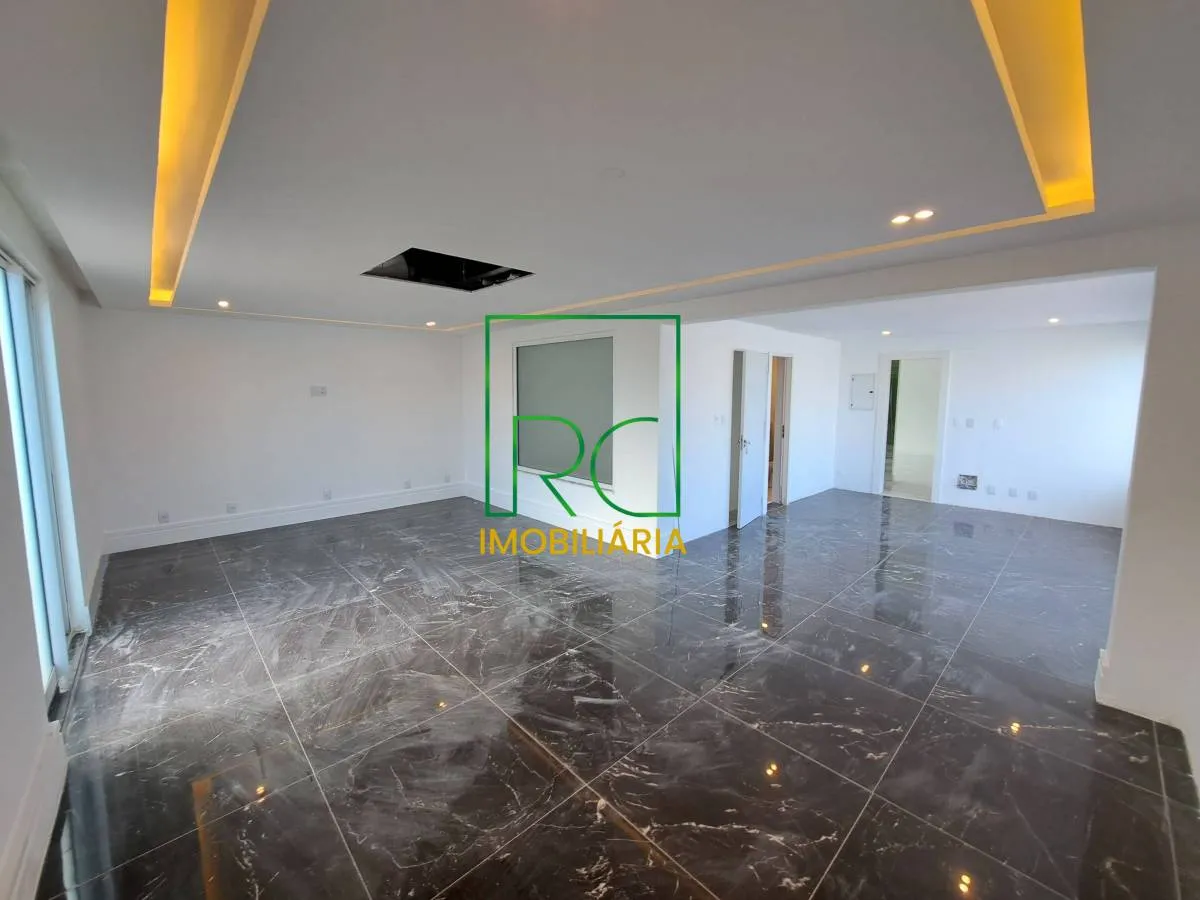Condominium house with 6 en-suite bedrooms and garden — photo 35